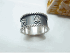 cartouche ring silver